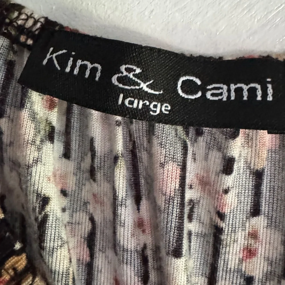 Top - Picture 2 of 2